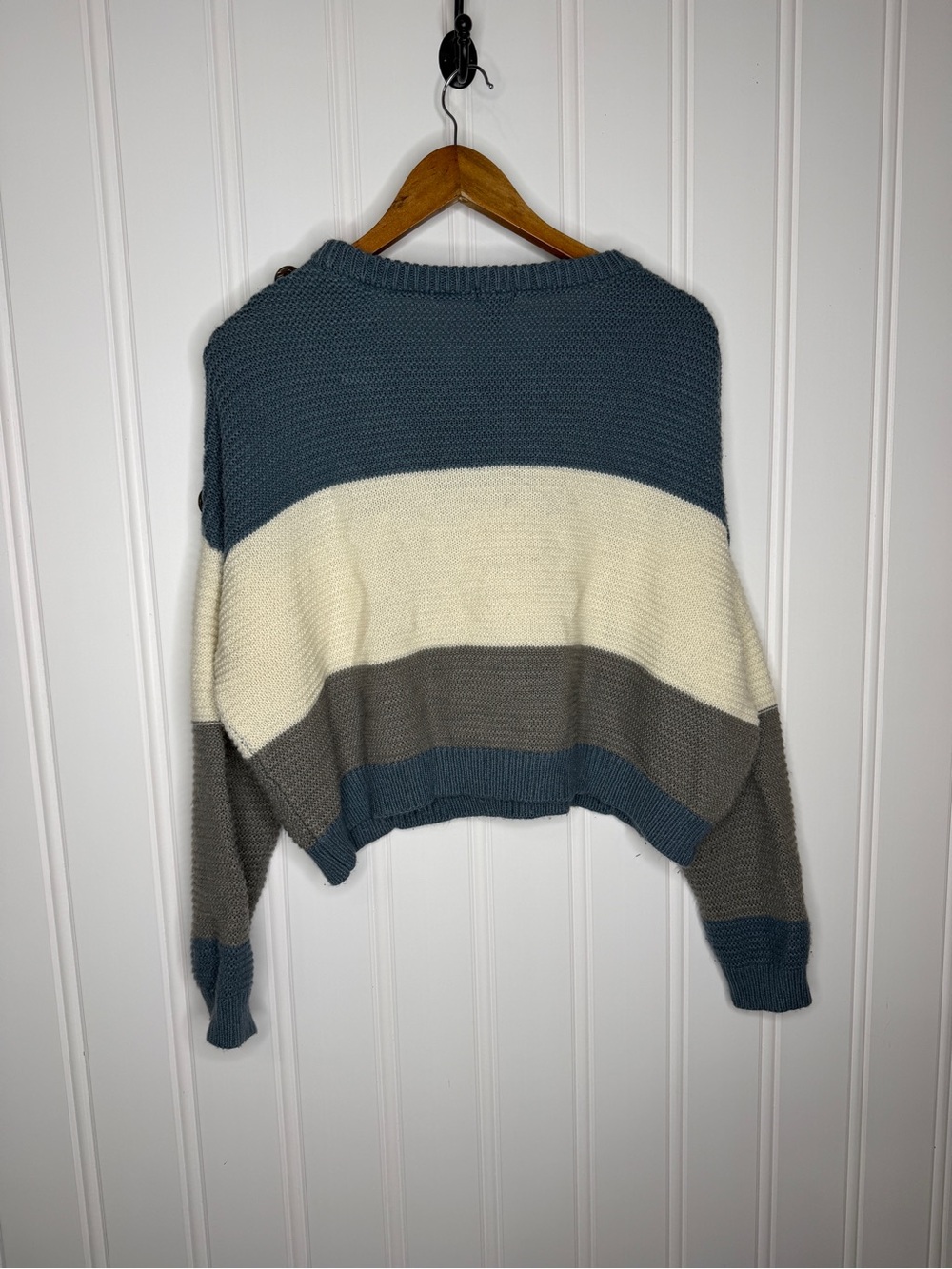 Rue21 Women XL Color Block Cropped Knit Sweater Blue Gray Cream Button Shoulder - Picture 4 of 12